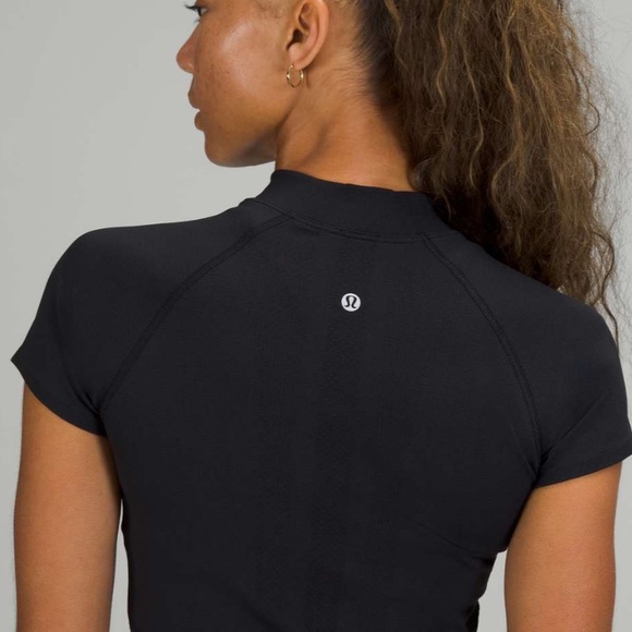 Lululemon | Swiftly Cropped Mock Neck T-Shirt - Picture 7 of 9
